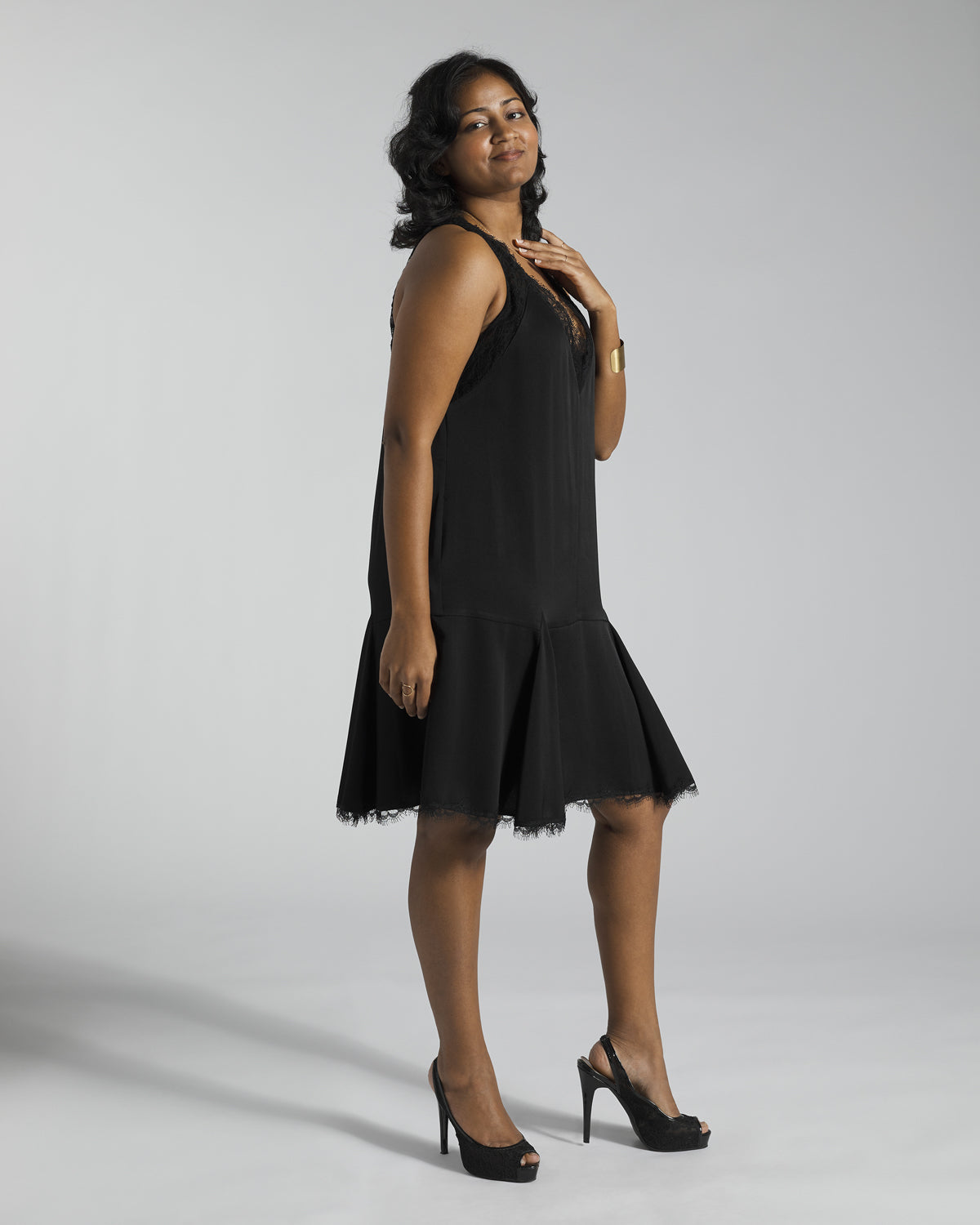 BCBGMAXAZRIA - Black Lace Drop Waist Dress - M MADE by DWC BCBGMAXAZRIA - Black Lace Drop Waist Dress - M MADE by DWC