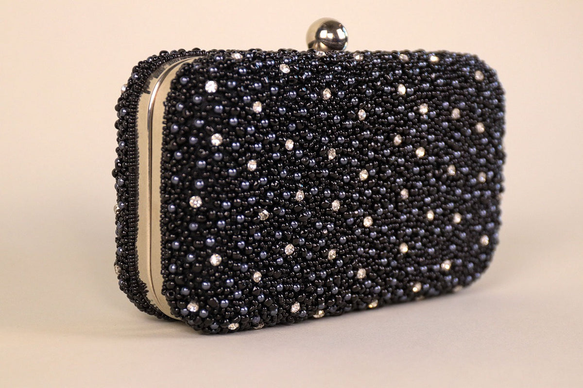 Huang fashion Scuchi women’s black jeweled beaded pearl clutch