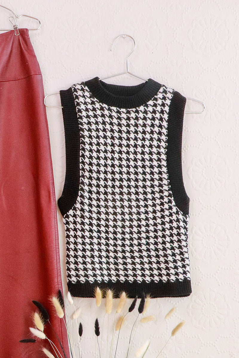 Nasty Gal - Hounds Tooth Knitted Tank Top - S